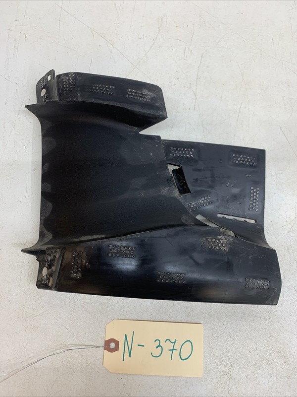 20-23 Tesla Model Y Front Bumper Right Passenger Bracket 1493742-00-A 370 B113