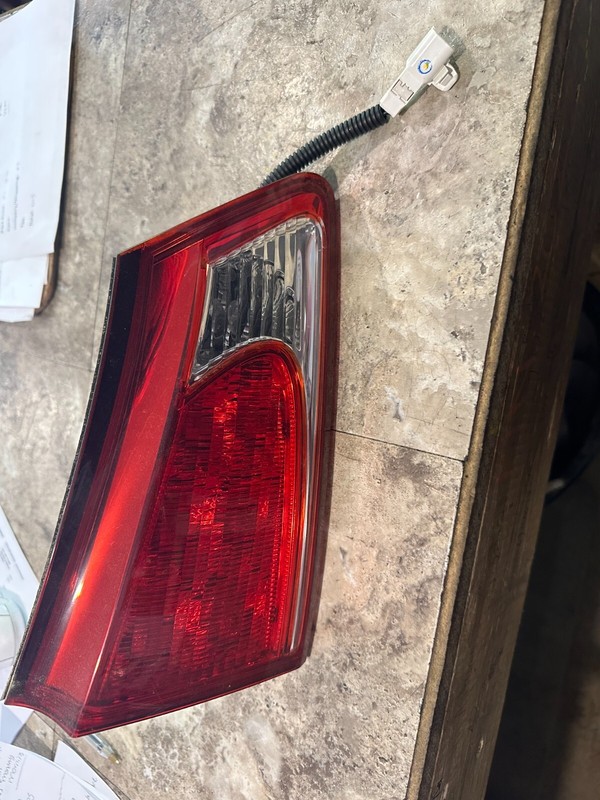 06-14 LEXUS IS250 IS350 ISF OEM LH DRIVER SIDE TRUNK LID MOUNTED TAILLIGHT