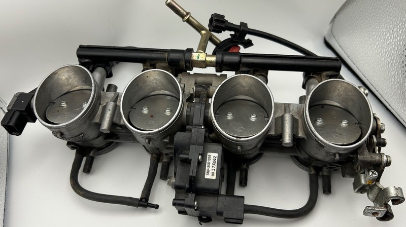 2007 Kawasaki Ninja ZX600 ZX 600 Fuel Injection Gas Throttle Body Injector 2006