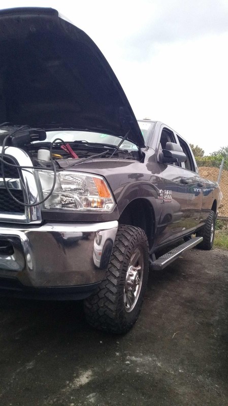 Used Front Axle Assembly Front 4WD fits: 2018 Ram Dodge 2500 pickup 4 wheel ABS