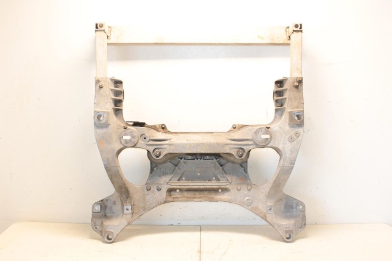 09-20 Nissan 370Z Coupe Front Engine Suspension Crossmember