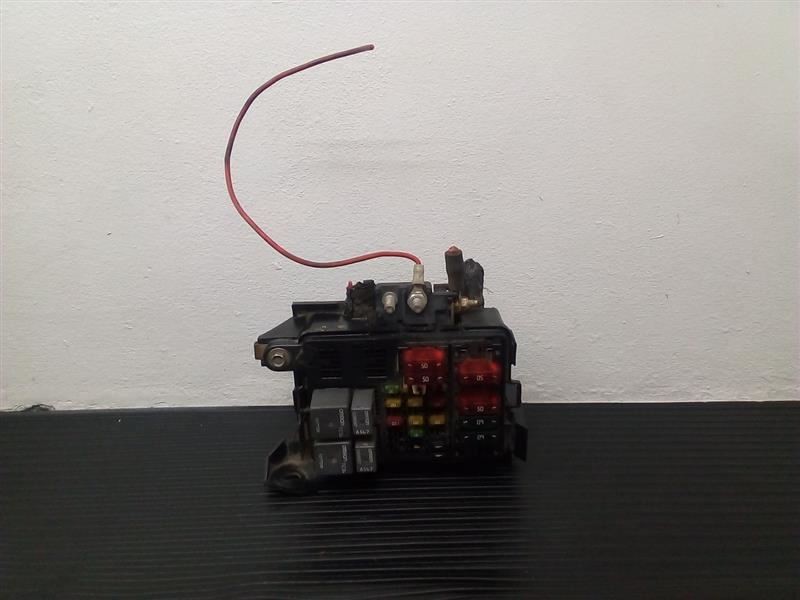 00-02 Chevrolet Express Van 5.7L V8 Engine Fuse Box OEM 15760373