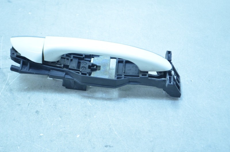 03-06 MERCEDES-BENZ W211 E320 FRONT RIGHT SIDE EXTERIOR DOOR HANDLE SILVER OEM