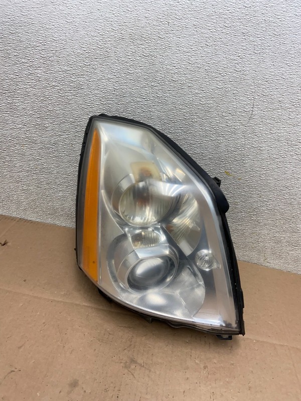 2006 to 2011 Cadillac DTS Right Passenger RH Side Xenon Hid Headlight OEM Y1006