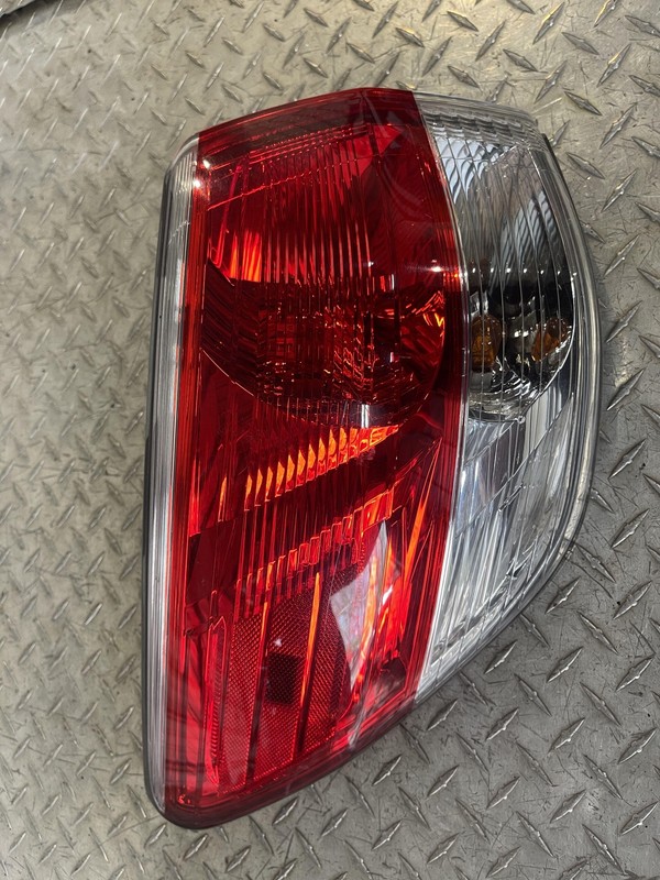 2013-2016 Nissan Pathfinder Driver Left Tail Light Tail Lamp Oem Tested