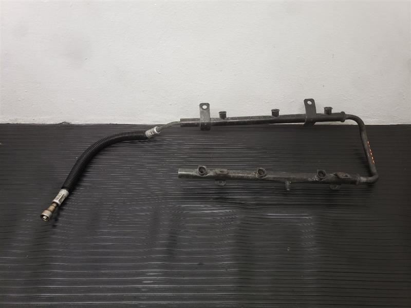 1998-2000 Dodge Caravan 3.3L & 3.8L Fuel Injector Rail OEM 4612217AB