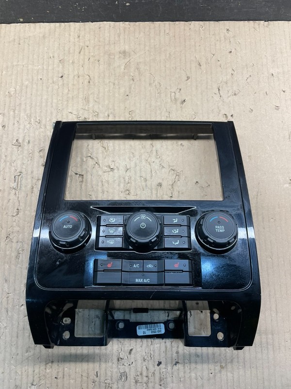 2010 to 2012 Ford Escape Ac Heater Climate Control Radio Bezel Trim Oem X0907 DG