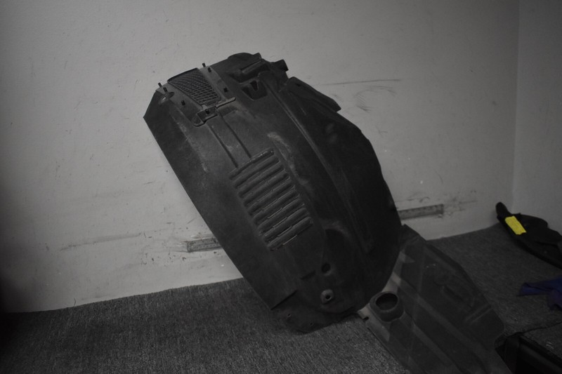 MERCEDES BENZ AMG FENDER LINER LEFT SIDE FACTORY OEM