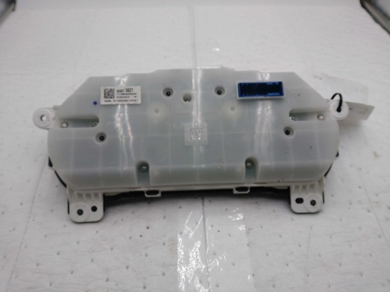 2017 GMC Acadia Speedometer Gauge OEM Silver 93K Miles NJ25-24018-607910