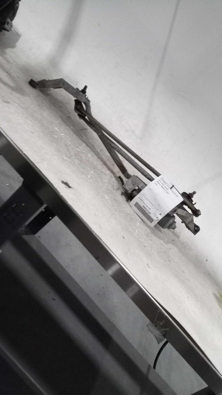 2010 Mitsubishi Outlander Wiper Motor OEM 8250A178 188k Miles Silver