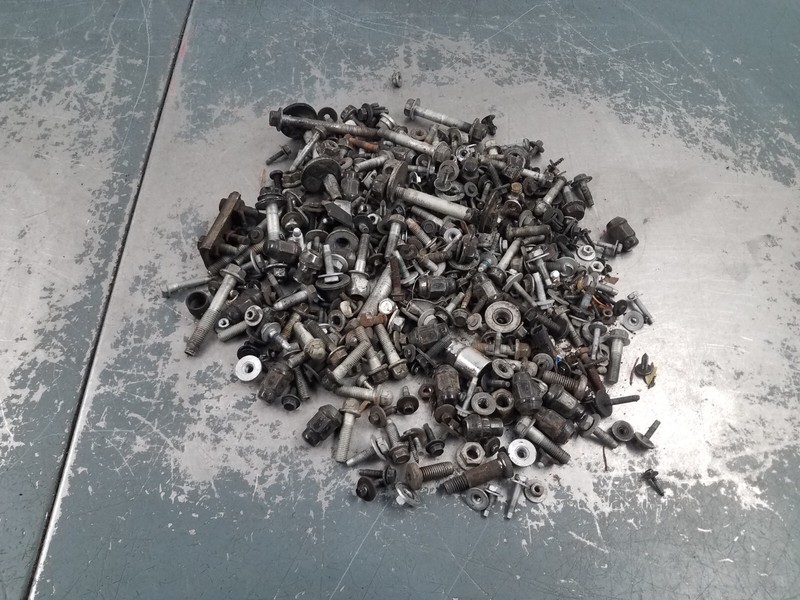 2004 Chevy Corvette C5 Misc Bolts / Hardware #2517 K2