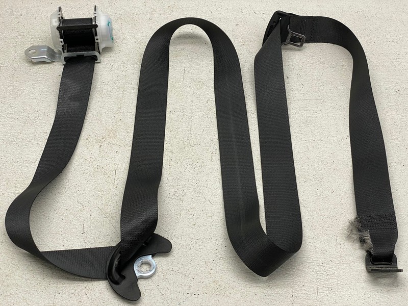 19-22 SUBARU ASCENT REAR LEFT DRIVER SIDE 3RD ROW SEAT BELT RETRACTOR OEM LOT680