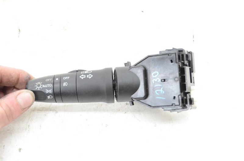 2006-2008 Infiniti M45 Turn Signal and Headlight Combination Switch Assembly