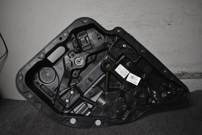 MERCEDES BENZ RIGHT SIDE WINDOW REGULATOR FACTORY OEM
