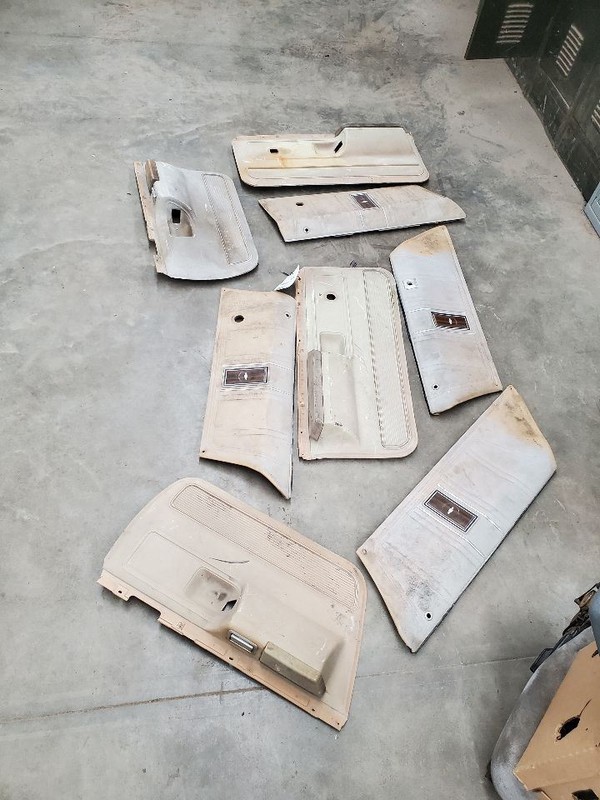 IMPALA1976 Front Door Trim Panel 289049