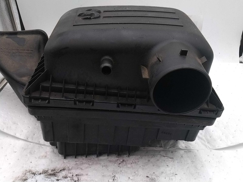2018 RAM DODGE 1500 PICKUP Air Cleaner Assembly OEM 5.7L White 144K Miles