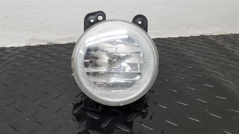 14-18 Jeep Cherokee Bumper Mounted Fog Driving Lamp OEM 05182026AA