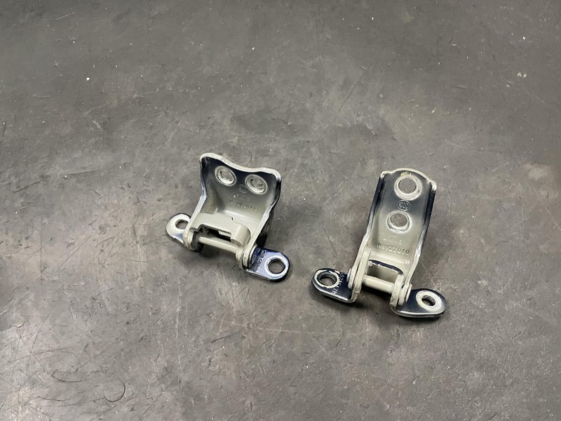 2PC Front Right Door Upper & Lower Hinge 2018 Acura MDX 67410-TX4-H02 2017 -2020