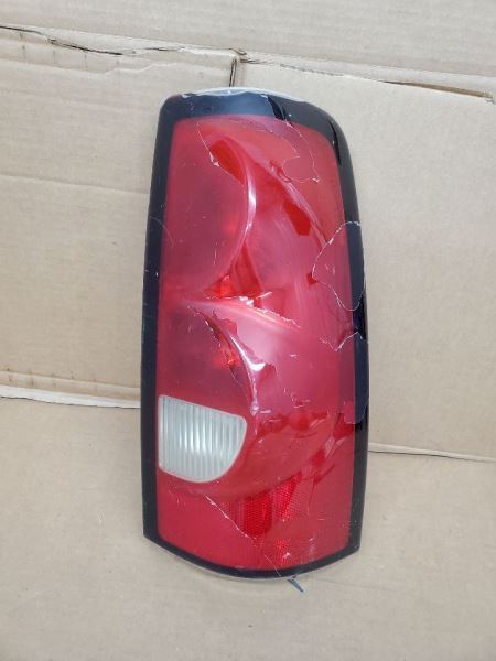 Passenger Tail Light Classic Style Fits 04-07 SILVERADO 1500 PICKUP 268678