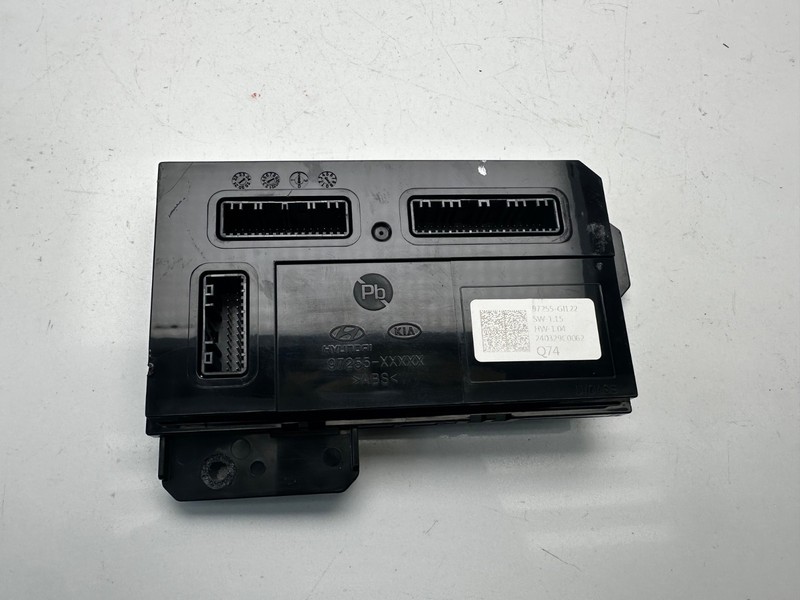 2022-2023 HYUNDAI IONIQ 5 OEM DASH CONTROL MODULE UNIT W/O HEAT PUMP 97255-GI310