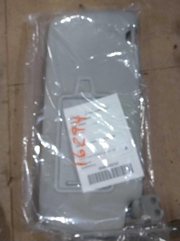 KIA Telluride 2021 Sun Visor Brown 62000 Mi OEM Replacement Part 676636