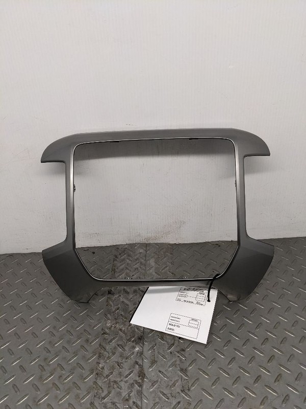 2014-2018 SILVERADO SIERRA CENTER DASH RADIO CLIMATE TRIM BEZEL GRAY OEM 1192694