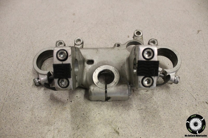 1984 Honda V65 Magna VF1100C FORKS UPPER TRIPLE TREE CLAMP SUSPENSION VF 1100 84
