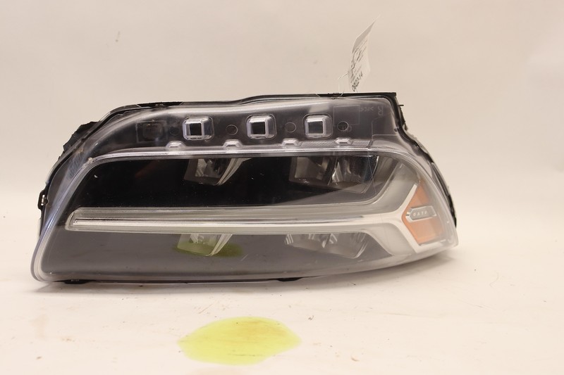 2019-2021 VOLVO XC40 FRONT RIGHT PASSENGER SIDE HEADLIGHT LAMP ASSEMBLY OEM
