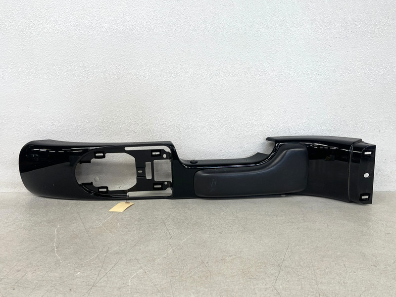⭐2003-2006 CHEVROLET SSR CENTER CONSOLE ARMREST BEZEL PANEL TRIM ASY OEM LOT2686