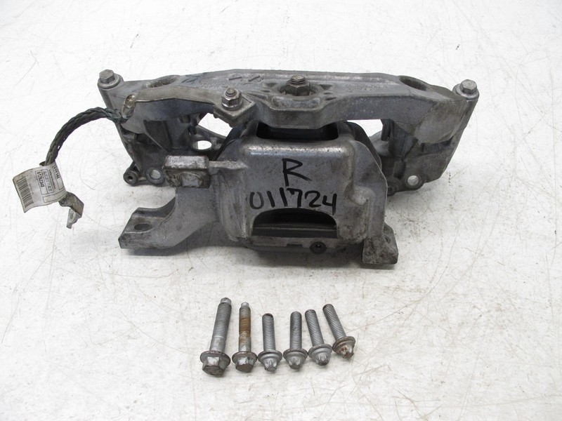 07-16 MINI COOPER S R58 R55 - R61 1.6 ENGINE MOUNT SUPPORT BRACKET RIGHT OEM 011