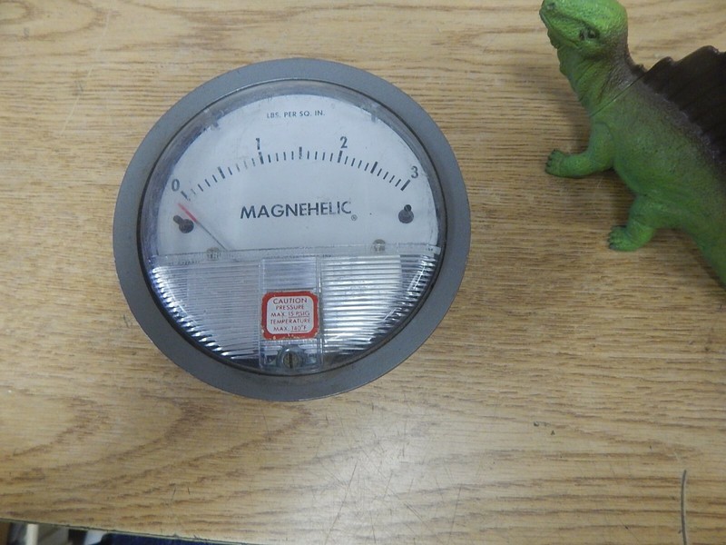Magnehelic 2203C 0-3 lbs Pressure Gauge *FREE SHIPPING*