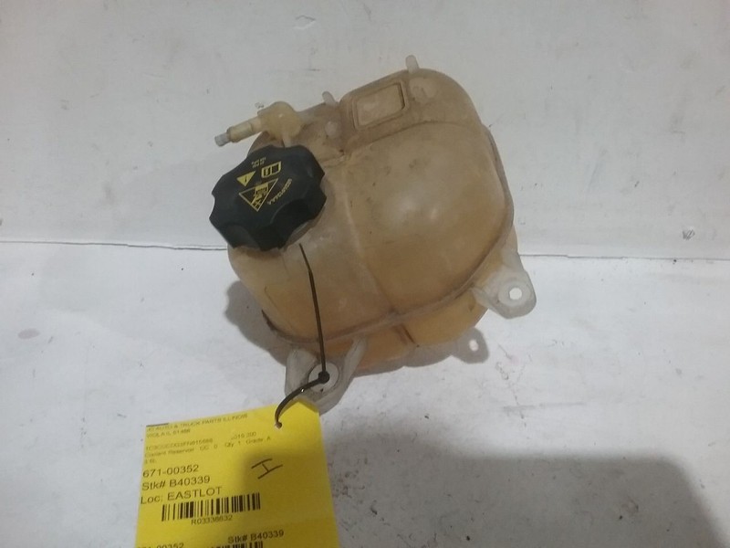 Coolant Reservoir Fits 14-18 CHEROKEE 3338832