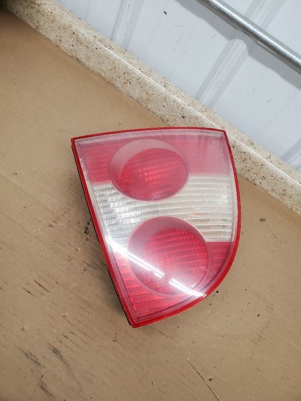 Driver Left Tail Light Excluding W8 Sedan Fits 01-05 PASSAT 293301