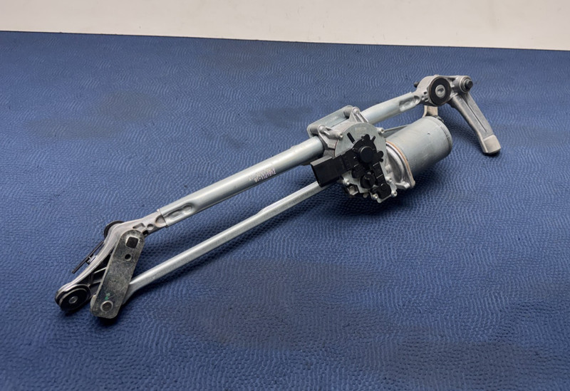 05–14 OEM BMW E92 3 Series Windshield Wiper Transmission Linkage Motor Assembly