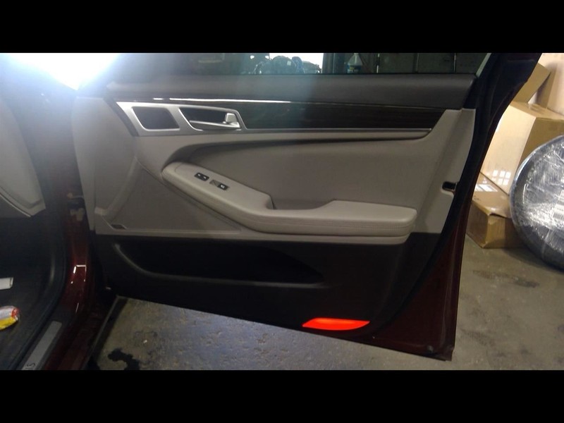 G80 2017 Passenger Right Front Door Trim Panel 1671694