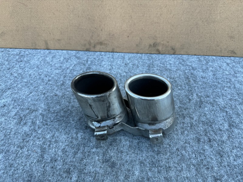 KIA STINGER 2018-2023 OEM REAR RIGHT PASSENGER EXHAUST MUFFLER TIP ASSEMBLY