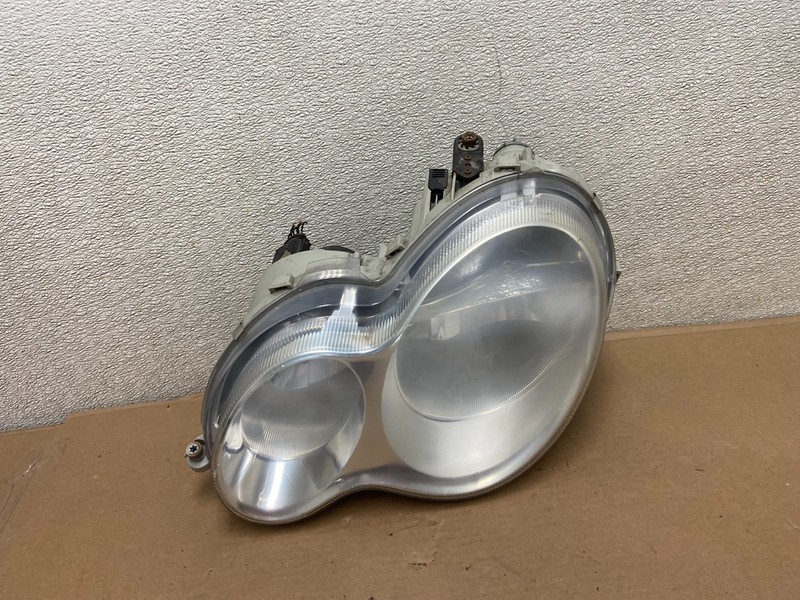 2005 to 2007 Mercedes-Benz C-Class Left Driver LH Side Headlight OEM AA9871 DW