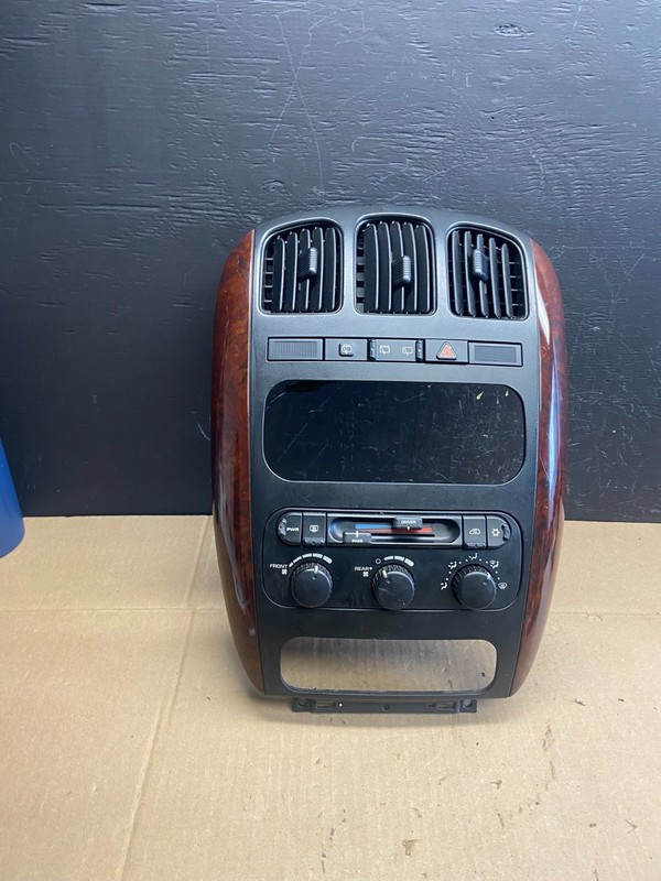 2004-2007 Chrysler Town Country Climate Control Panel Center Dash Trim ab9303 DG