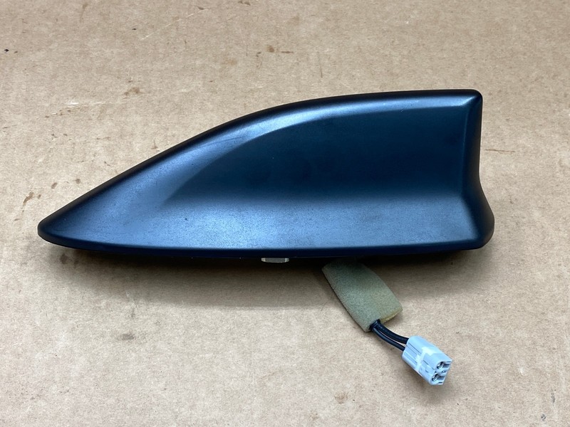 2015-2019 SUBARU OUTBACK ROOF RADIO SHARK FIN ANTENNA OEM LOT788