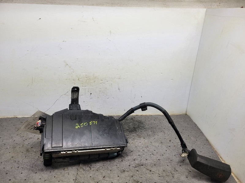 Passenger Right Fuse Junction Box Engine Fits 08-11 LEXUS GS350 1728933