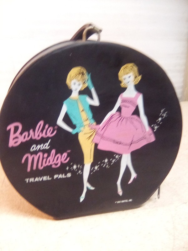 Vintage 1963 Mattel Barbie And Midge Travel Pals Zippered Round Case W/ Handle