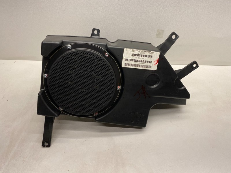 2014-2017 JEEP CHEROKEE REAR SUBWOOFER SUB SPEAKER ASSEMBLY OEM