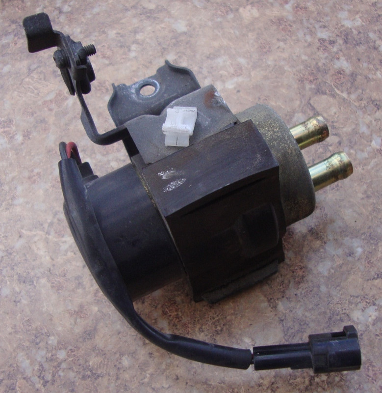 2000 2001 2002 03 Kawasaki Ninja ZX900 ZX 900 F Z9F ZX9 Fuel Gas Pump Petrol L7