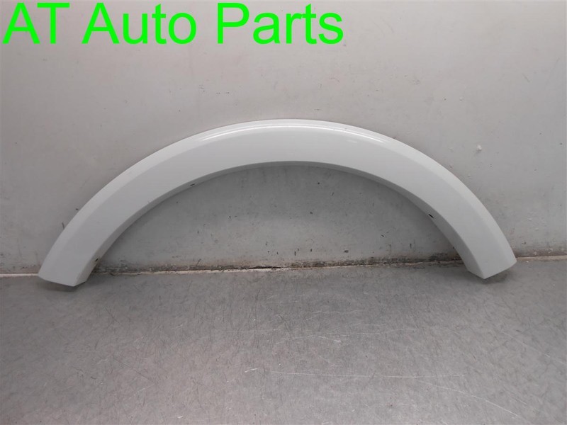 03-06 LINCOLN NAVIGATOR PASSENGER RIGHT QUARTER FLARE MOULDING WHITE OEM