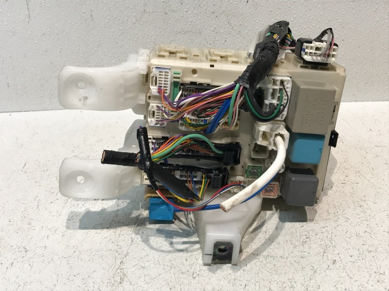 2004 - 2009 Toyota Prius Interior Relay Fuse Box 82730-47300