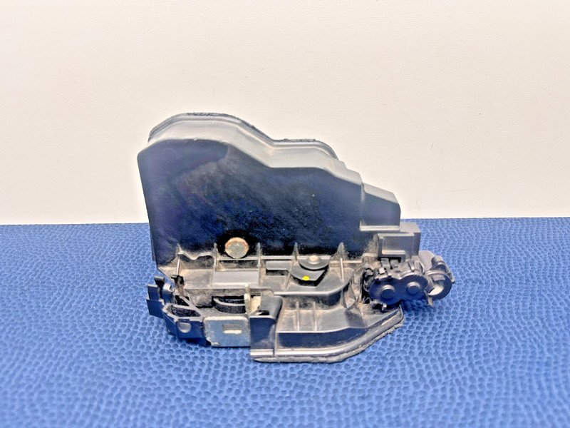 2–21 BMW E90 E91 E92 325i 328i 335d 750i Front Left Door Lock Latch Actuator OEM