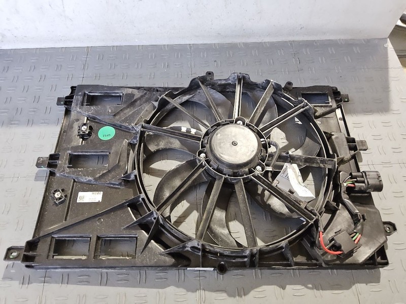 2024-2025 Chevrolet Trax Radiator Fan Motor Fan Assembly