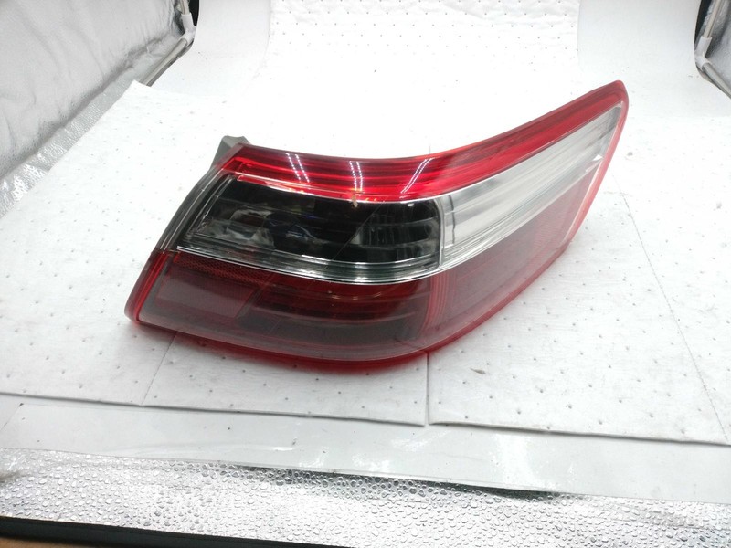 2009 Toyota Camry Right Tail Light Assembly Grey OEM Used 306577 300K Miles