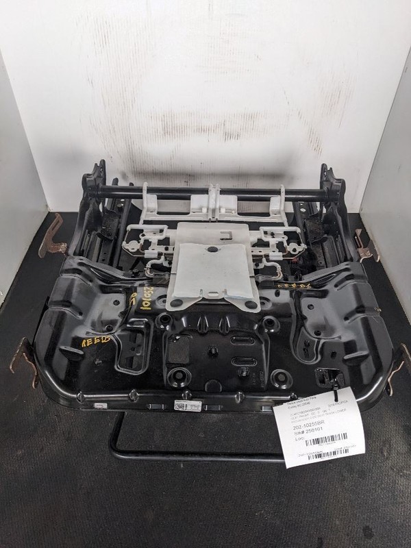2017 - 2020 CHRYSLER PACIFICA FRONT RIGHT SEAT LOWER FRAME ADJUST TRACK1184324
