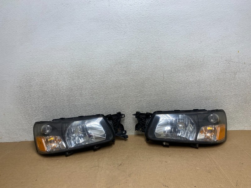 2003 2004 Subaru Forester Left+Right Headlights Halogen W8478 DW
